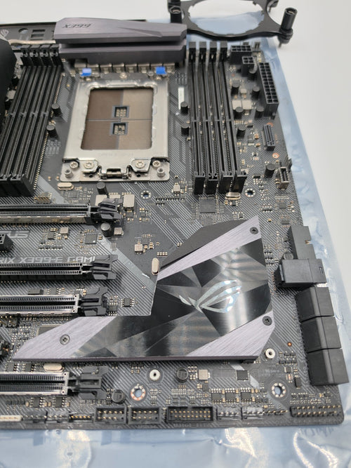 ASUS ROG Strix X399-E Gaming Motherboard TR4 X399 DDR4 E-ATX Threadripper WiFi