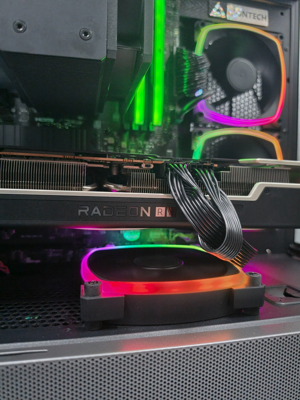 Gaming PC AMD Ryzen 5 7600X RX 6750 XT 12GB 32GB DDR5 1TB NVMe WiFi RGB Win 11