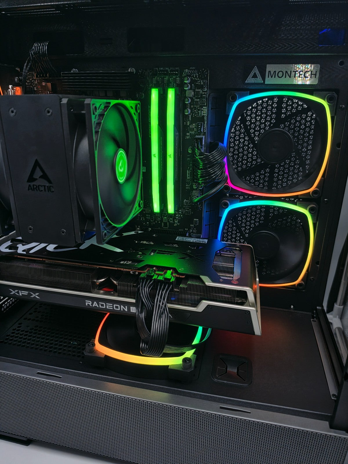 Gaming PC AMD Ryzen 5 7600X RX 6750 XT 12GB 32GB DDR5 1TB NVMe WiFi RGB Win 11